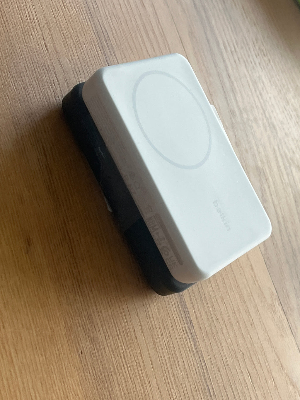 (2 stück ) INIU Powerbank 10.000 mAh – MagSafe & Qi2, schlank – Schwarz und weiß ( OHNE OVP )