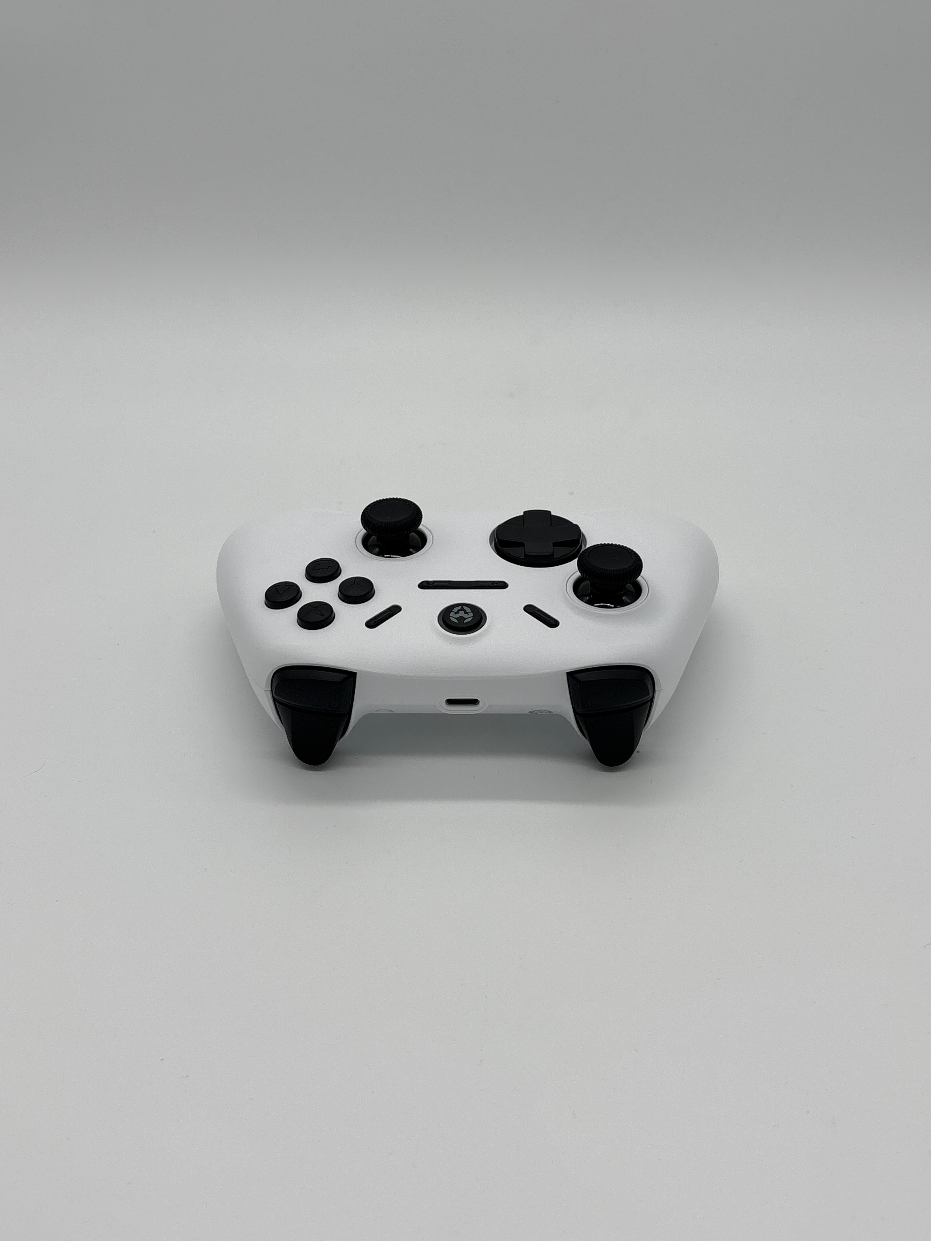 KROM KADOE Wireless Bluetooth 5.0 Controller – 15 Tasten, Dual-Vibration, 187g