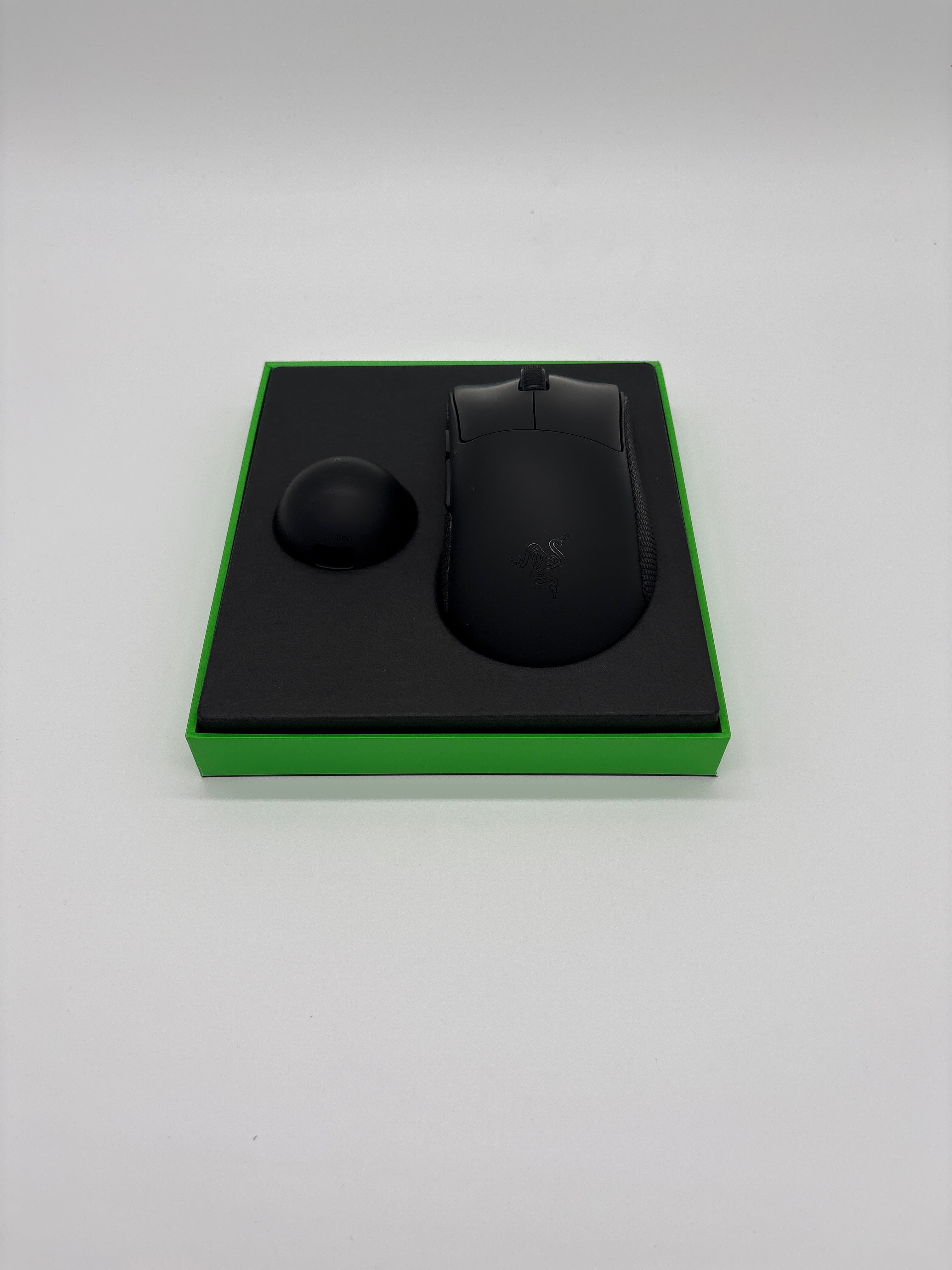 Razer DeathAdder V4 Pro – Kabellose Gaming-Maus, 56g, Schwarz