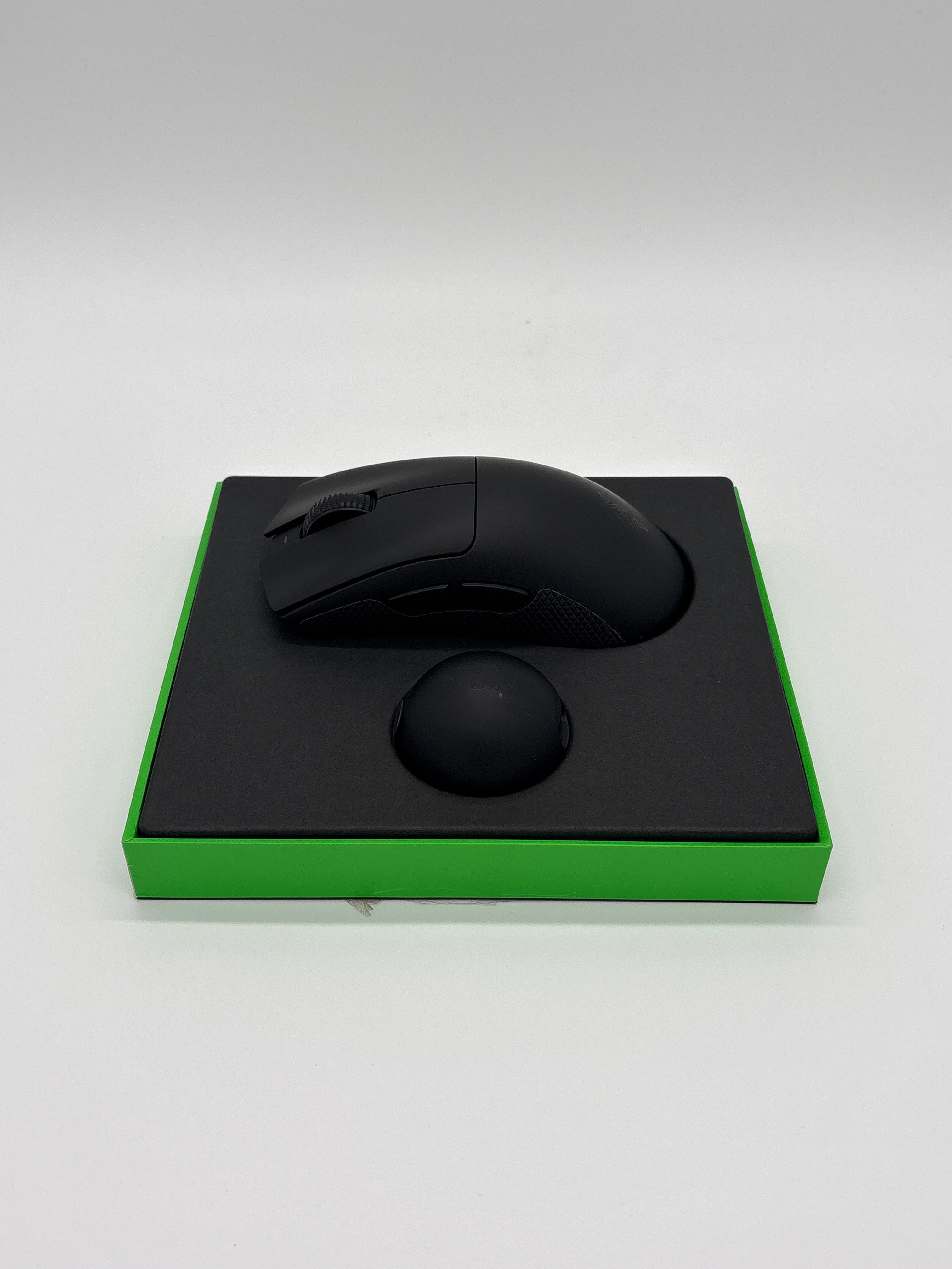 Razer DeathAdder V4 Pro – Kabellose Gaming-Maus, 56g, Schwarz