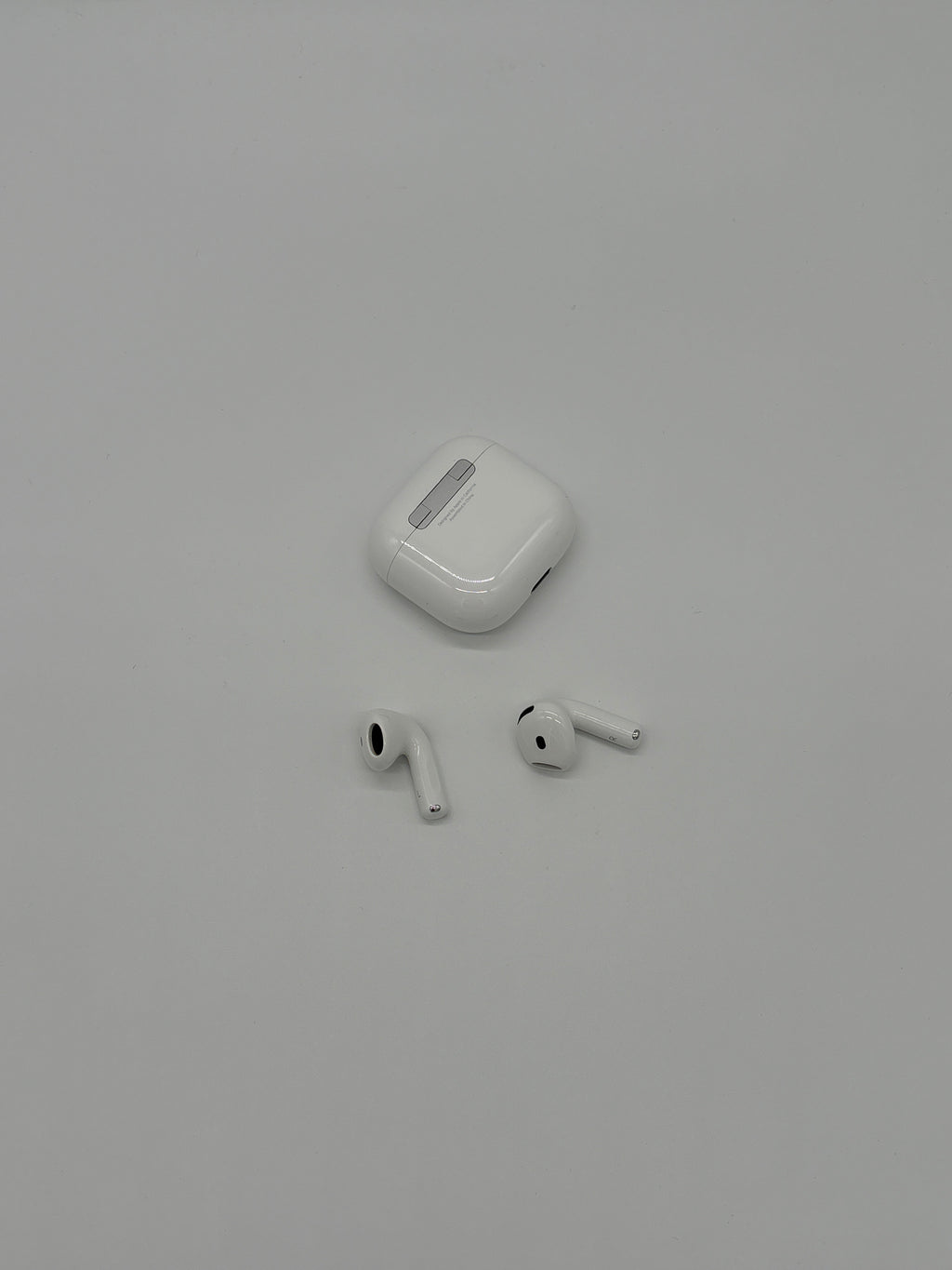 Apple AirPods 4 – Adaptives Audio, 3D Sound