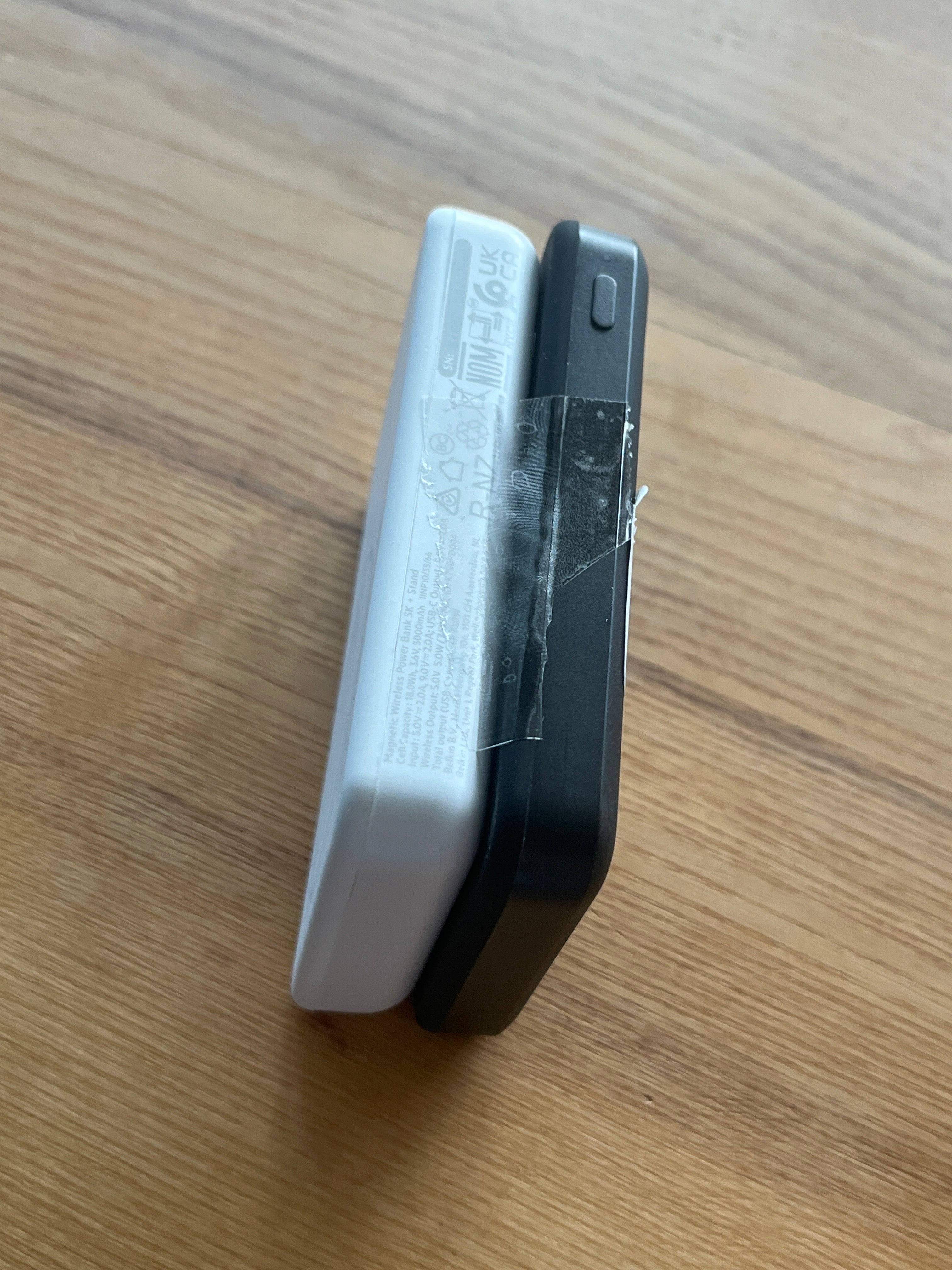 (2 stück ) INIU Powerbank 10.000 mAh – MagSafe & Qi2, schlank – Schwarz und weiß ( OHNE OVP )
