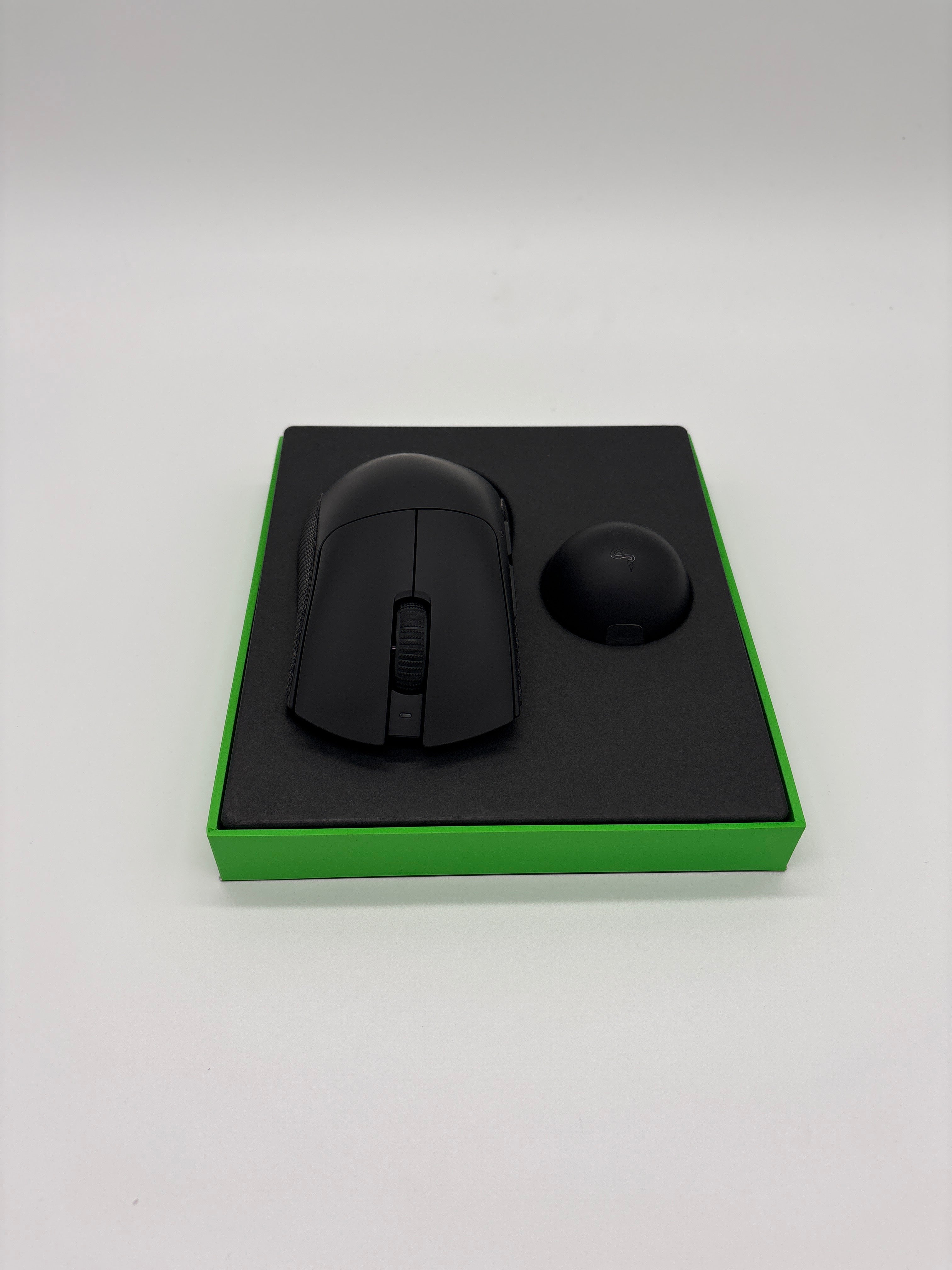 Razer DeathAdder V4 Pro – Kabellose Gaming-Maus, 56g, Schwarz
