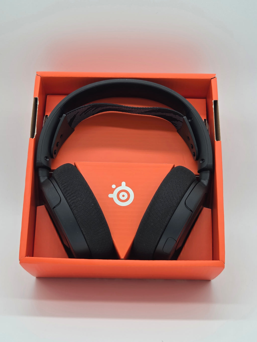 SteelSeries Arctis Nova 1 – Gaming-Headset, Hi-Fi, 360° Sound, Schwarz