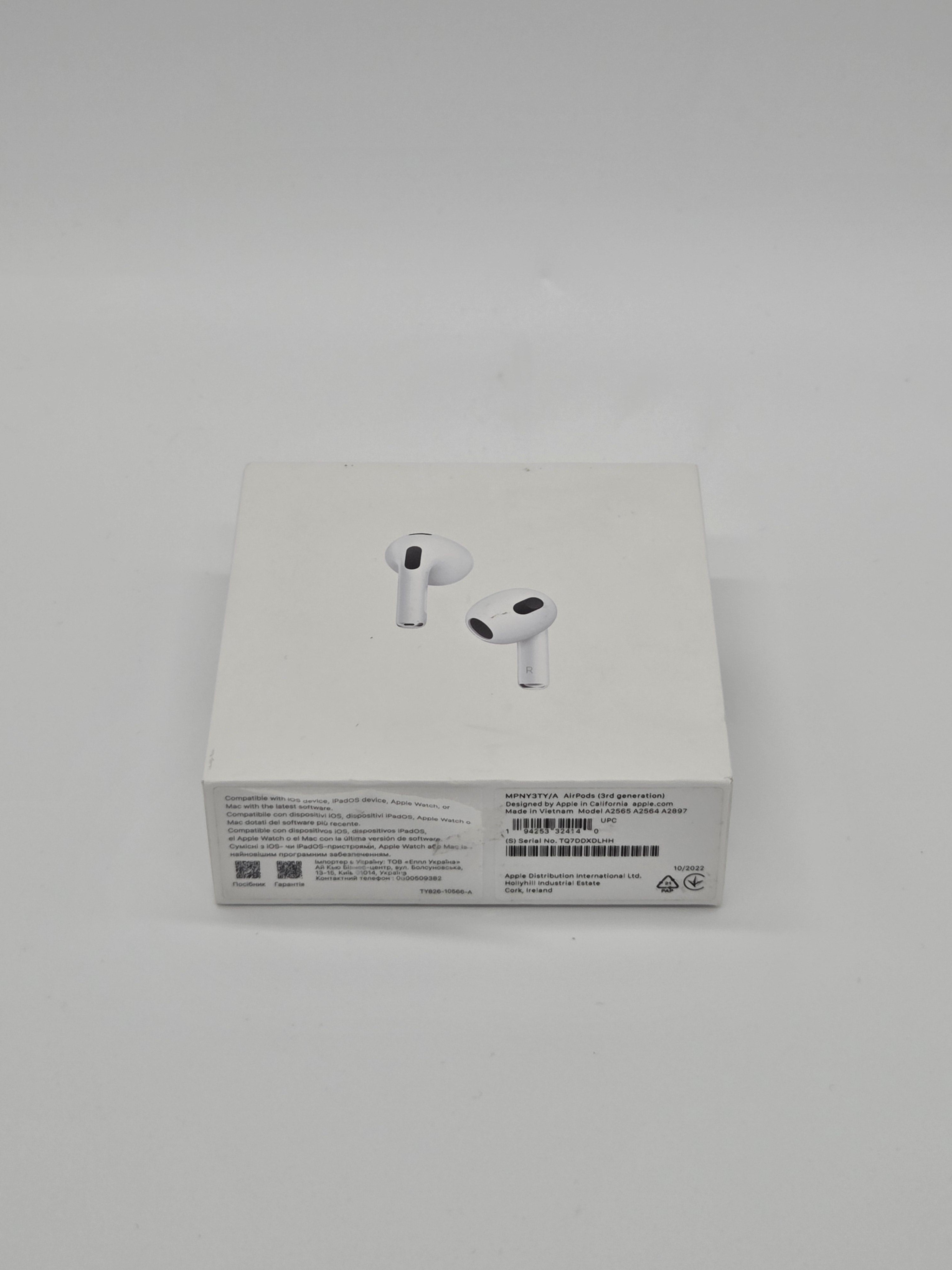 Apple AirPods (3. Generation) – mit Lightning Ladecase